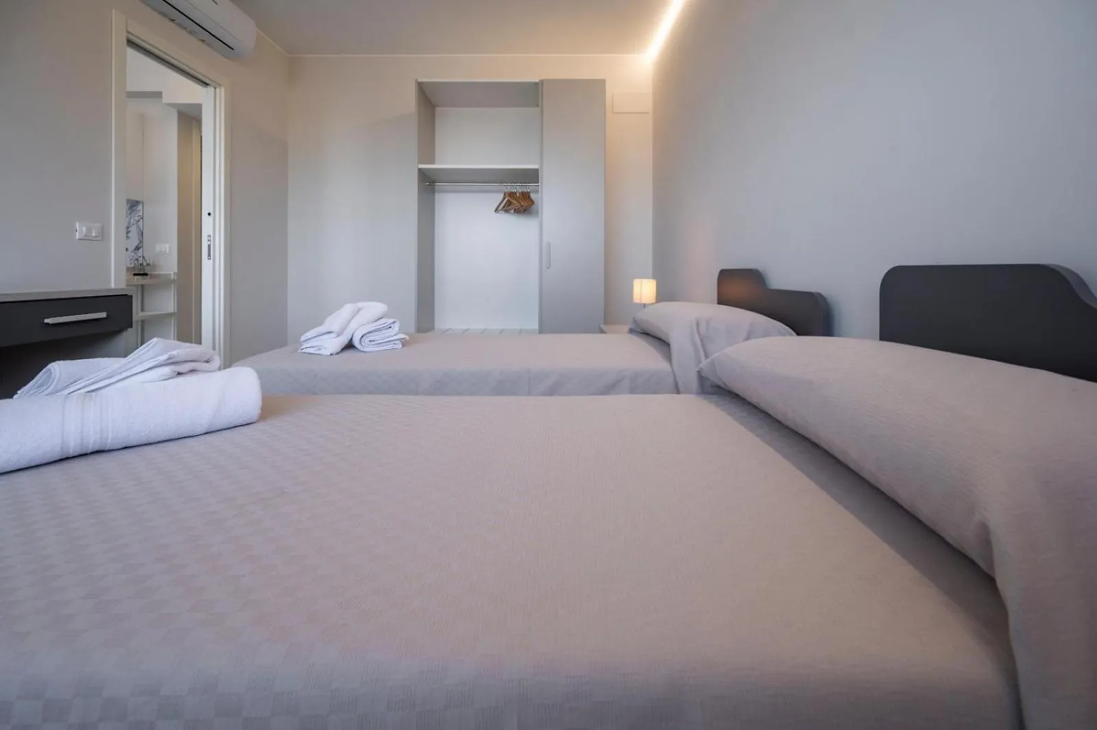 Campisi Luxury Apartments Avola 0*,